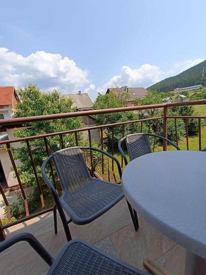 Apartment Hinic Vrhovine Eksteriør bilde